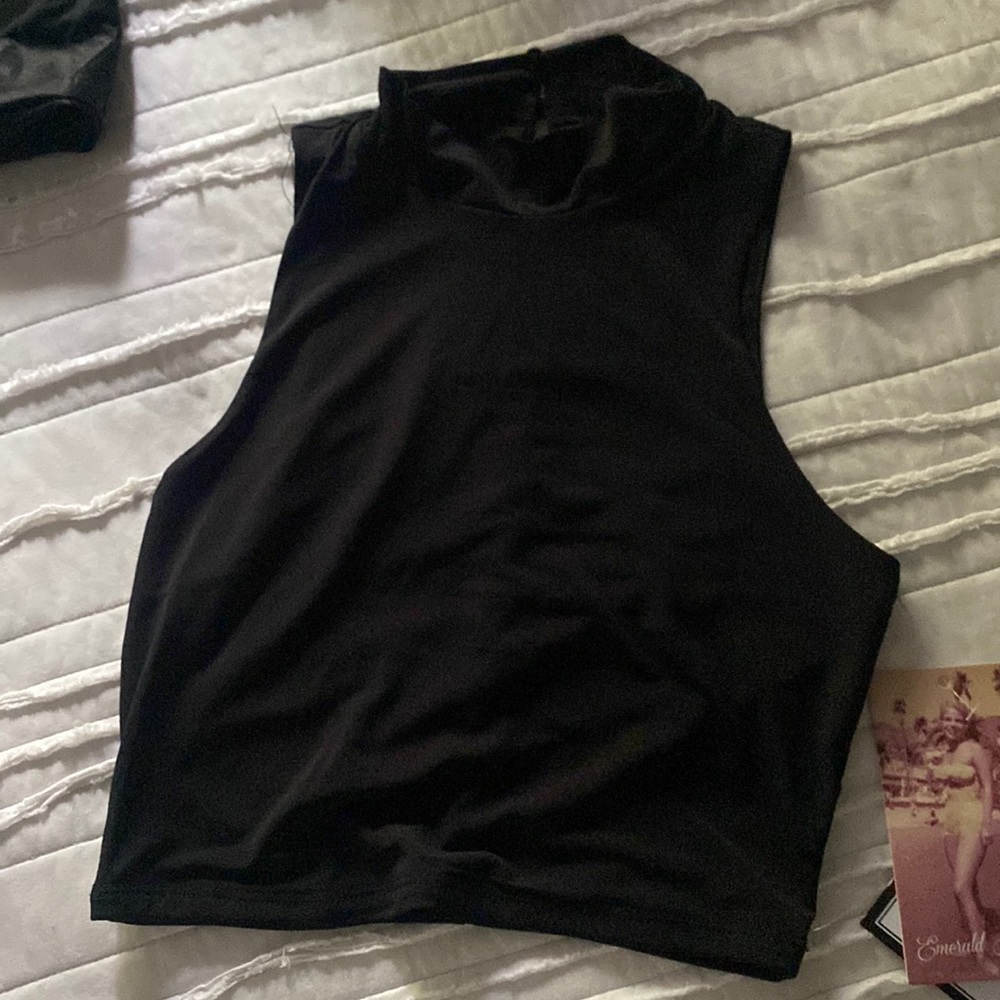 Emerald Sundae black shirt